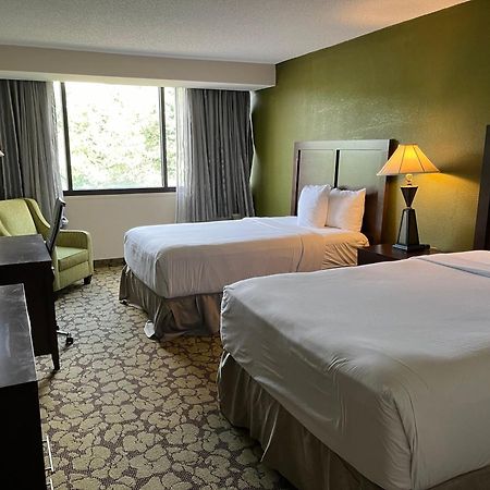 מלון Ramada Plaza By Wyndham Charlotte South End Airport מראה חיצוני תמונה