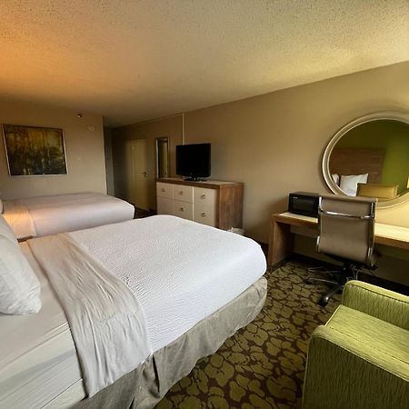 מלון Ramada Plaza By Wyndham Charlotte South End Airport מראה חיצוני תמונה