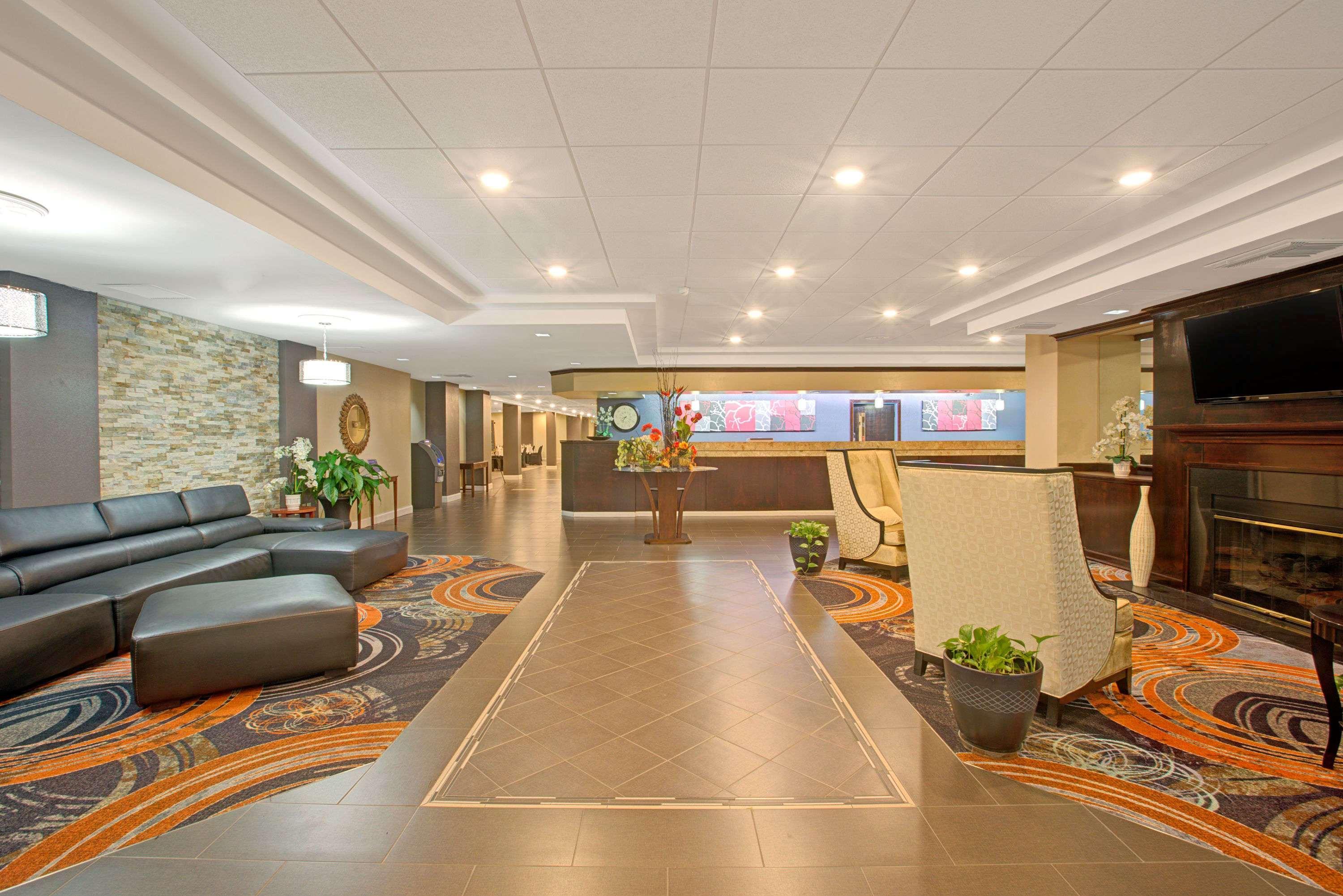 מלון Ramada Plaza By Wyndham Charlotte South End Airport מראה חיצוני תמונה