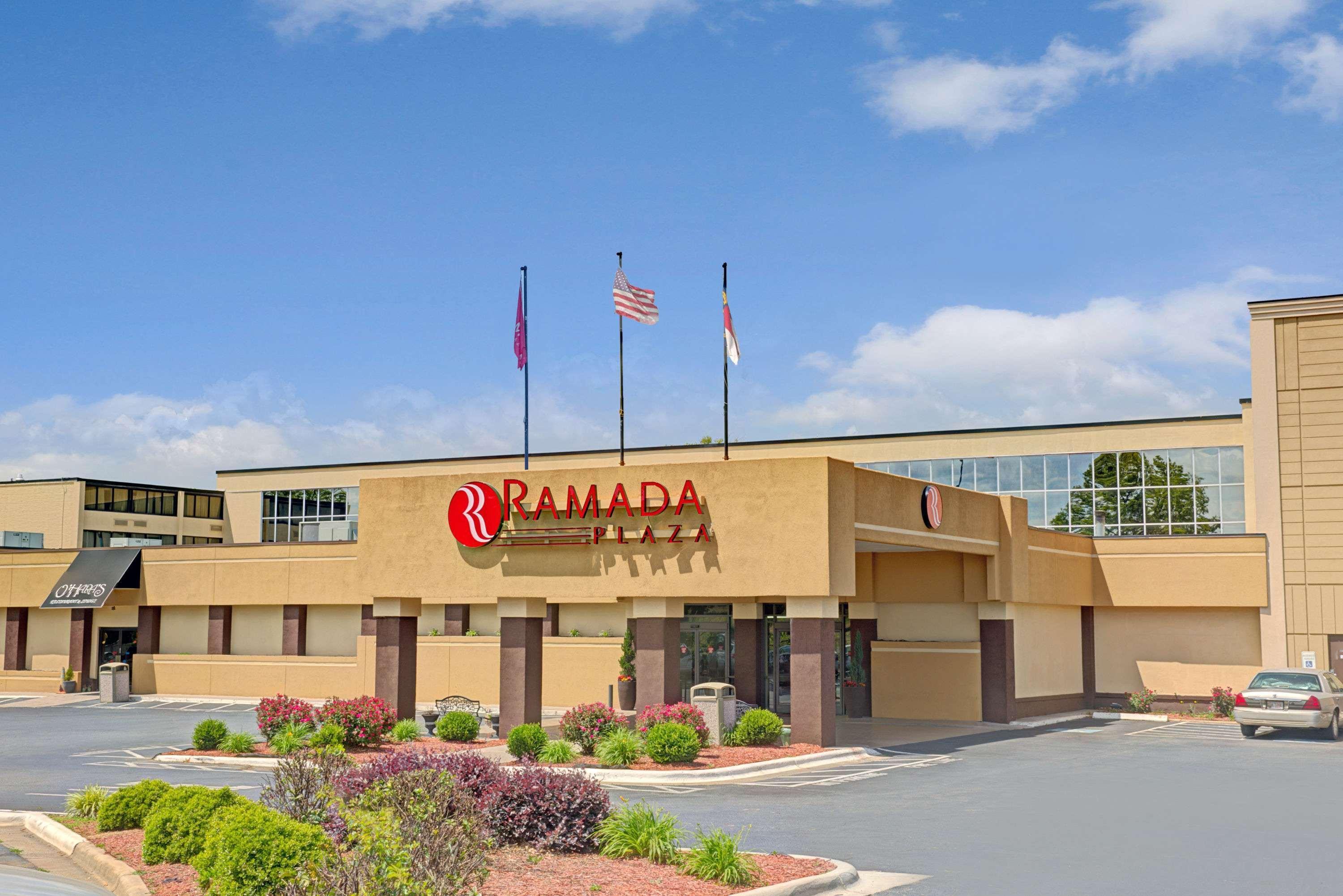 מלון Ramada Plaza By Wyndham Charlotte South End Airport מראה חיצוני תמונה