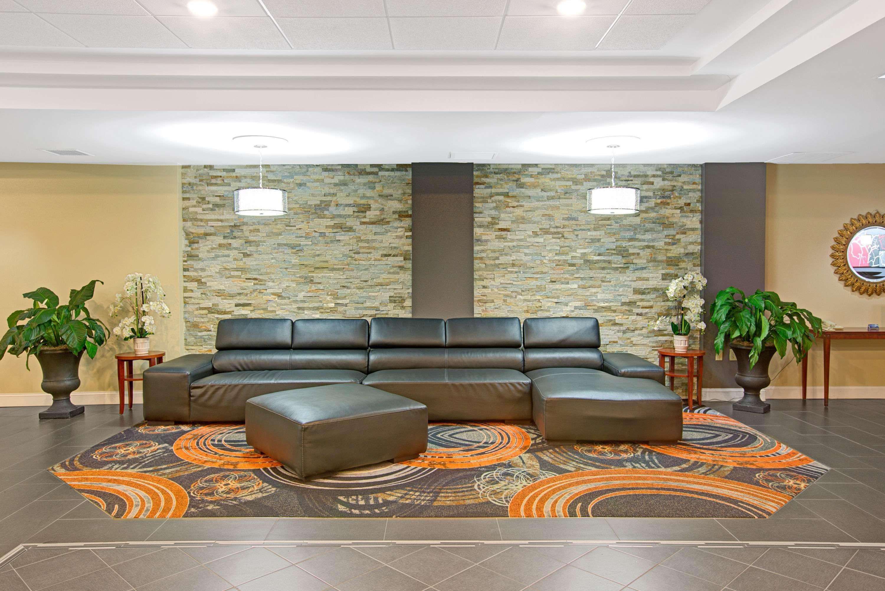 מלון Ramada Plaza By Wyndham Charlotte South End Airport מראה חיצוני תמונה