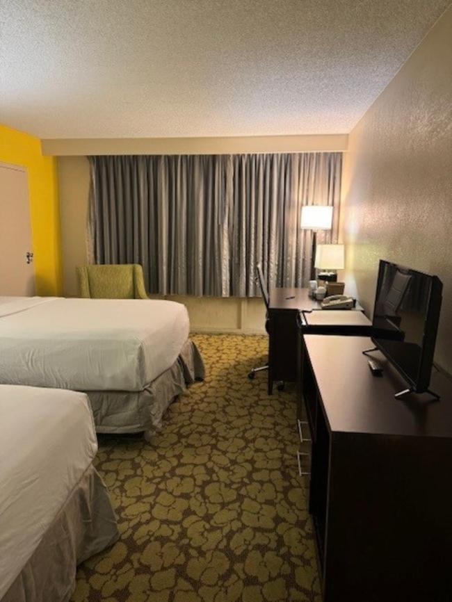 מלון Ramada Plaza By Wyndham Charlotte South End Airport מראה חיצוני תמונה