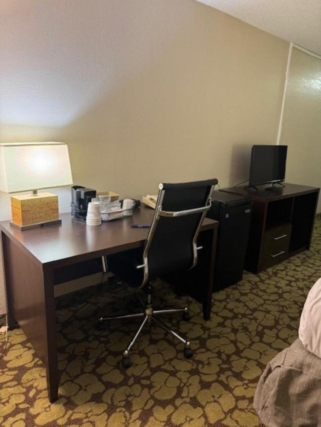 מלון Ramada Plaza By Wyndham Charlotte South End Airport מראה חיצוני תמונה