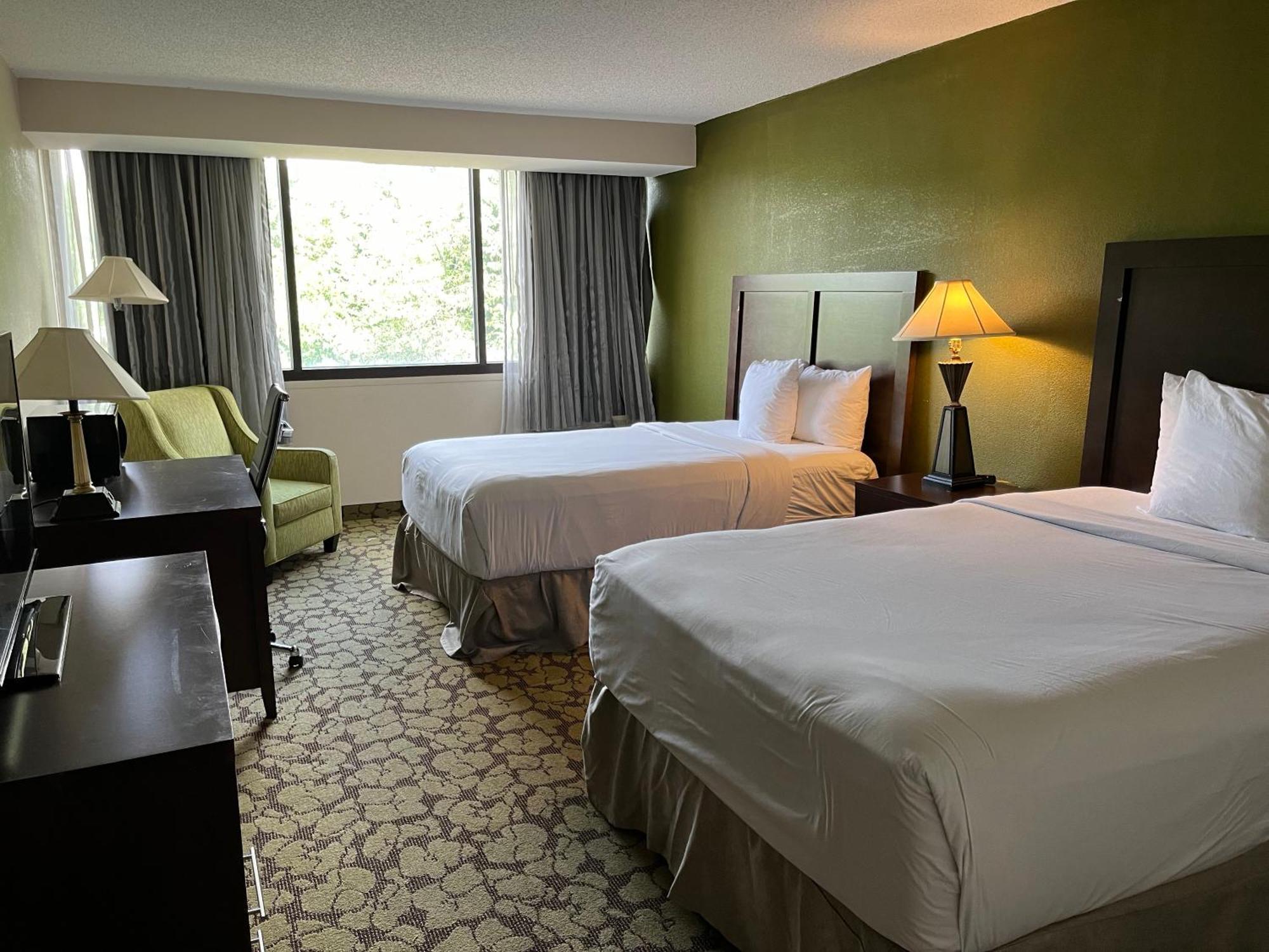 מלון Ramada Plaza By Wyndham Charlotte South End Airport מראה חיצוני תמונה