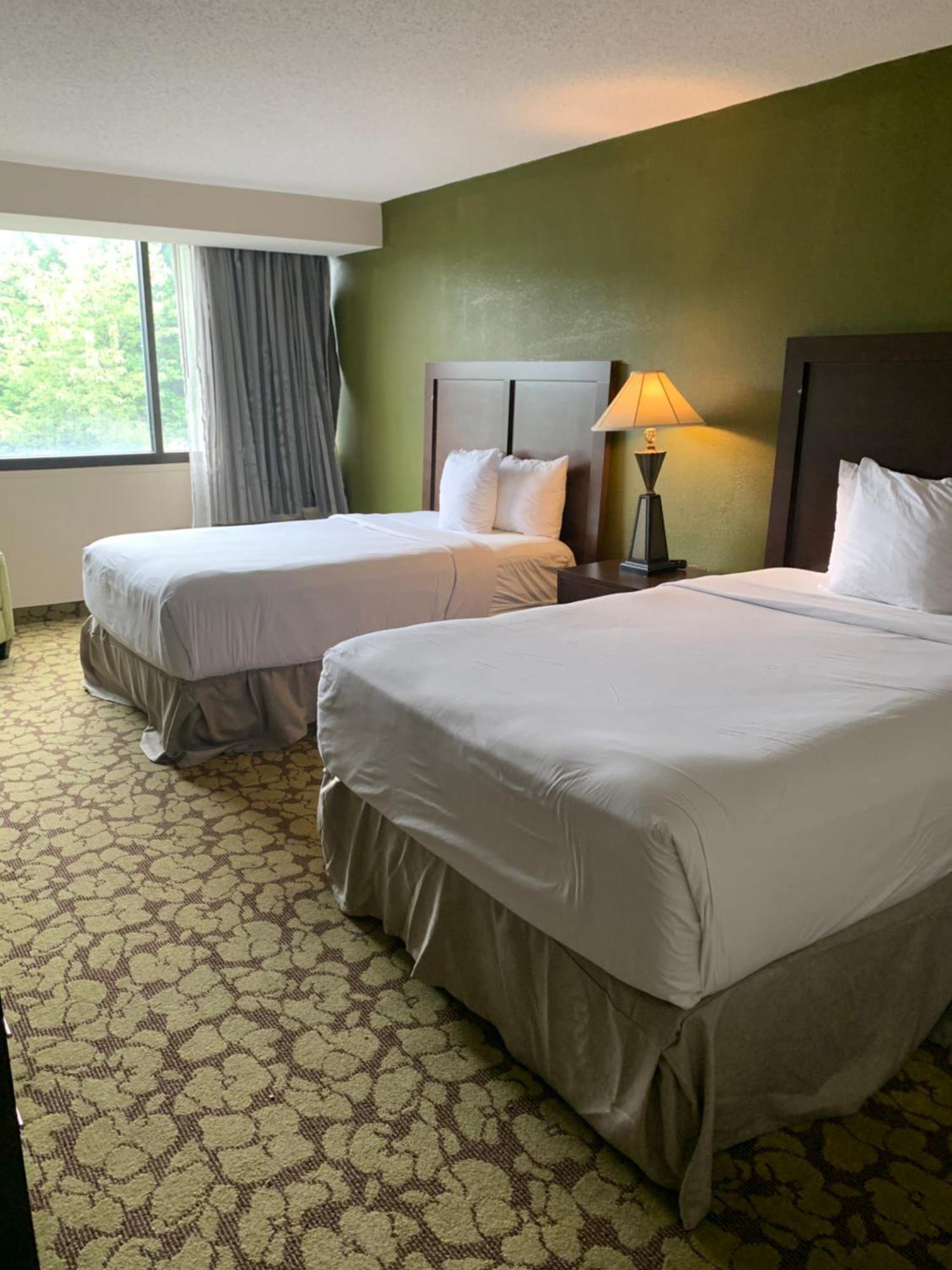 מלון Ramada Plaza By Wyndham Charlotte South End Airport מראה חיצוני תמונה