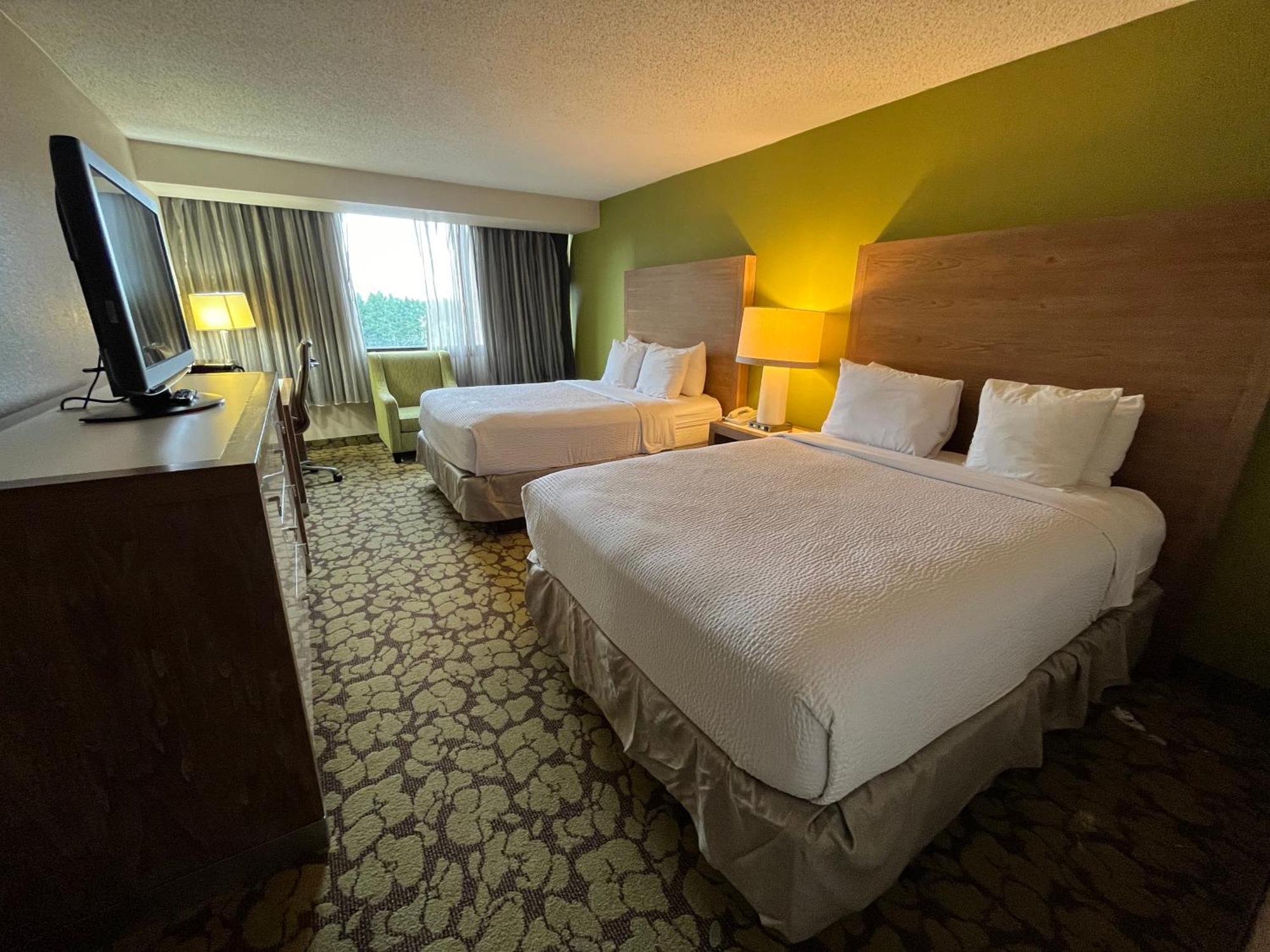 מלון Ramada Plaza By Wyndham Charlotte South End Airport מראה חיצוני תמונה