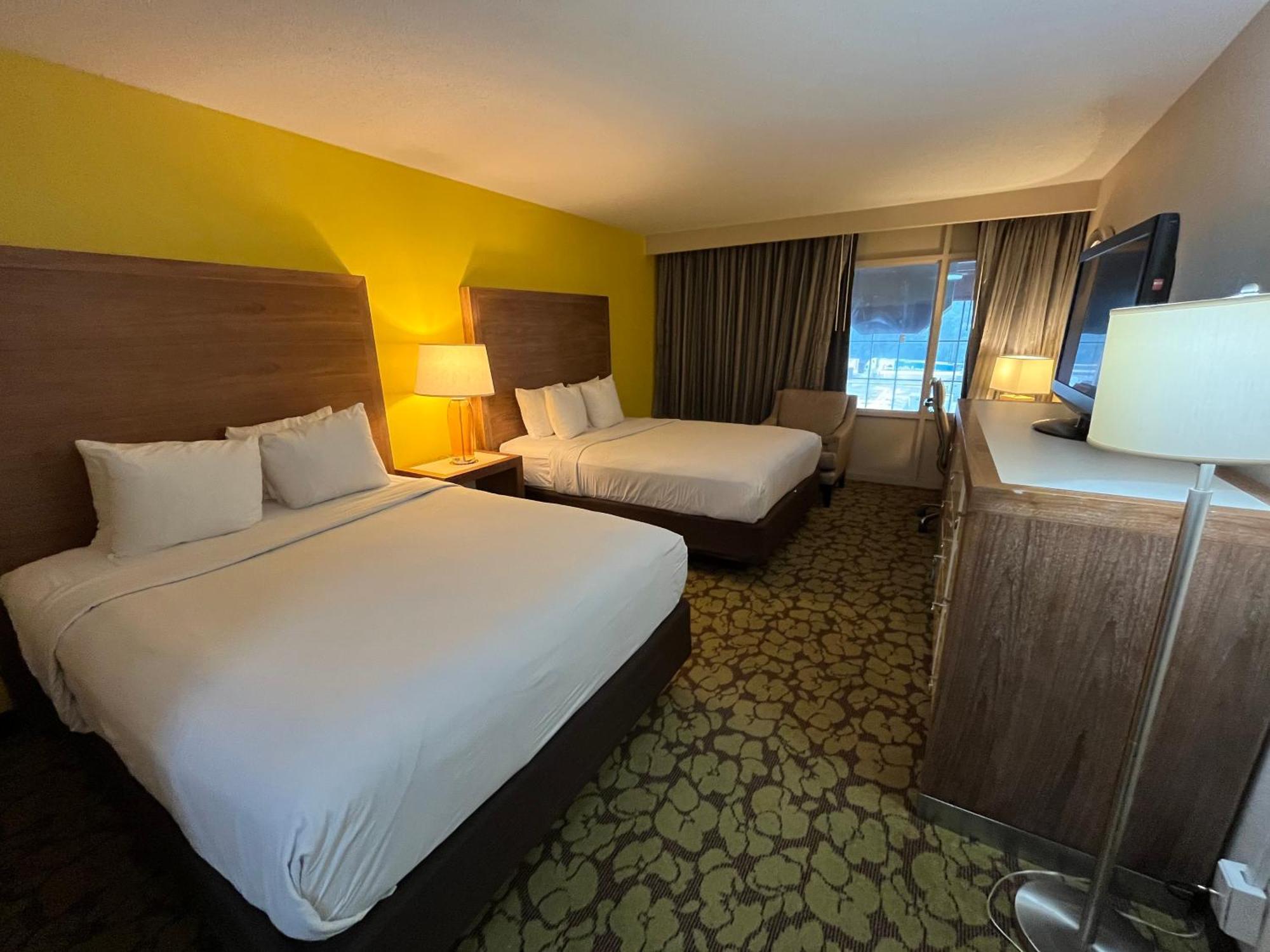 מלון Ramada Plaza By Wyndham Charlotte South End Airport מראה חיצוני תמונה