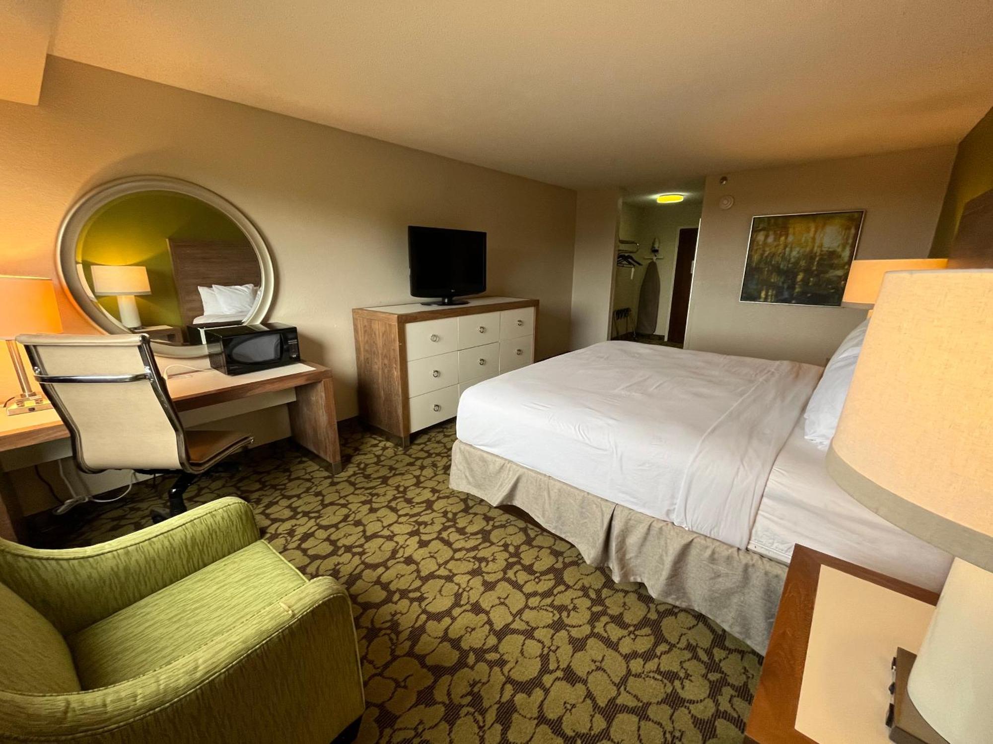 מלון Ramada Plaza By Wyndham Charlotte South End Airport מראה חיצוני תמונה