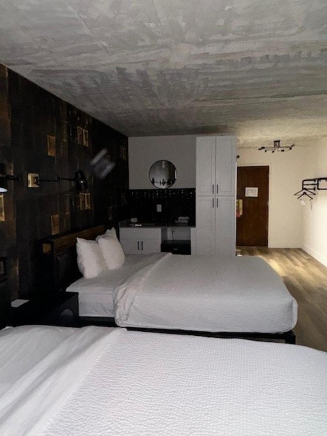 מלון Ramada Plaza By Wyndham Charlotte South End Airport מראה חיצוני תמונה