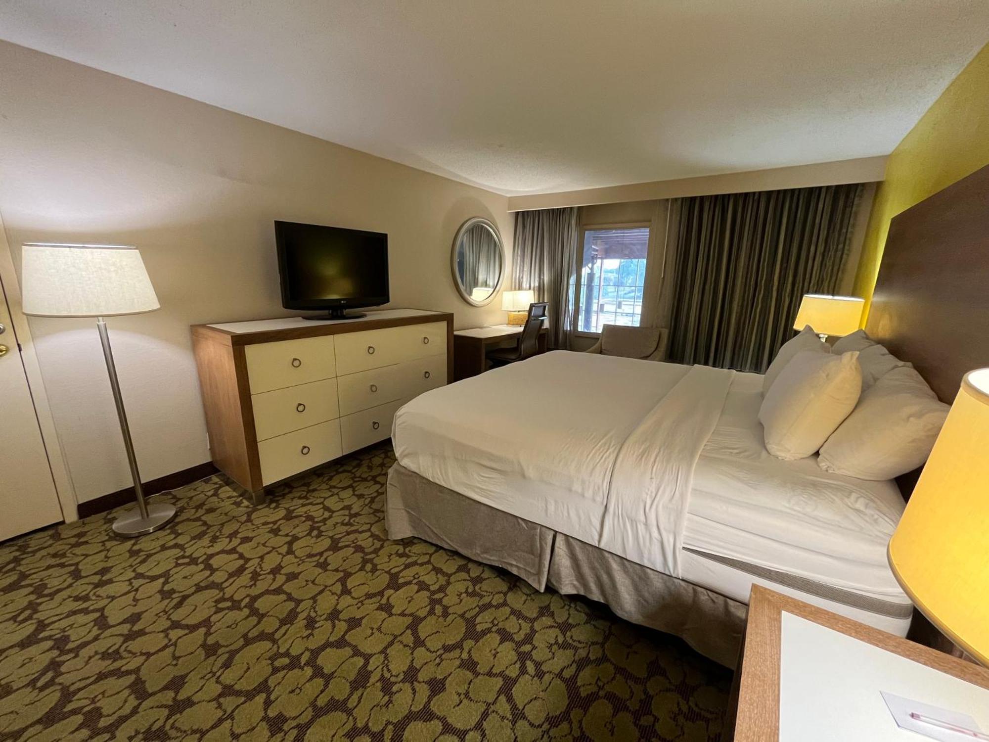 מלון Ramada Plaza By Wyndham Charlotte South End Airport מראה חיצוני תמונה