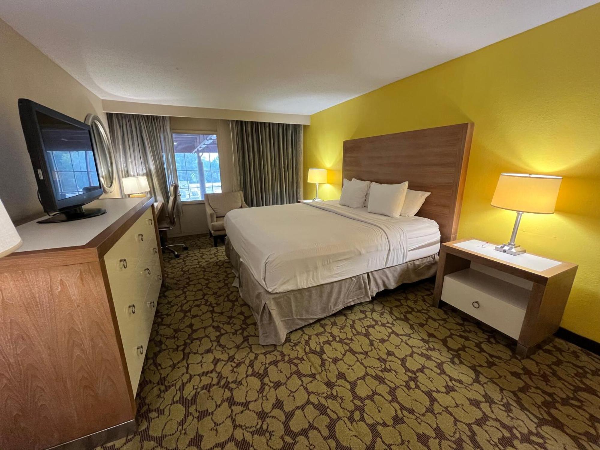 מלון Ramada Plaza By Wyndham Charlotte South End Airport מראה חיצוני תמונה