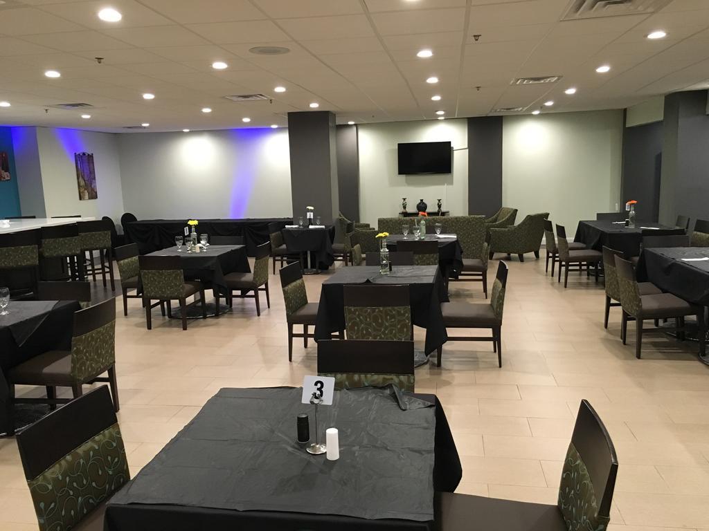 מלון Ramada Plaza By Wyndham Charlotte South End Airport מראה חיצוני תמונה