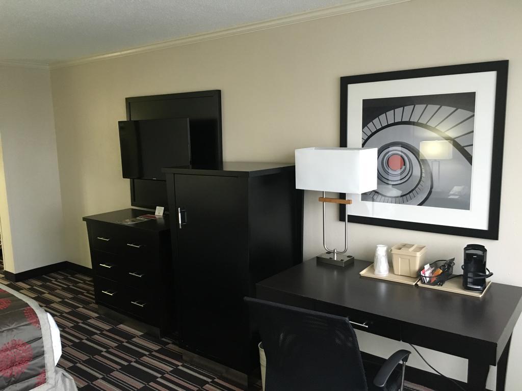 מלון Ramada Plaza By Wyndham Charlotte South End Airport מראה חיצוני תמונה