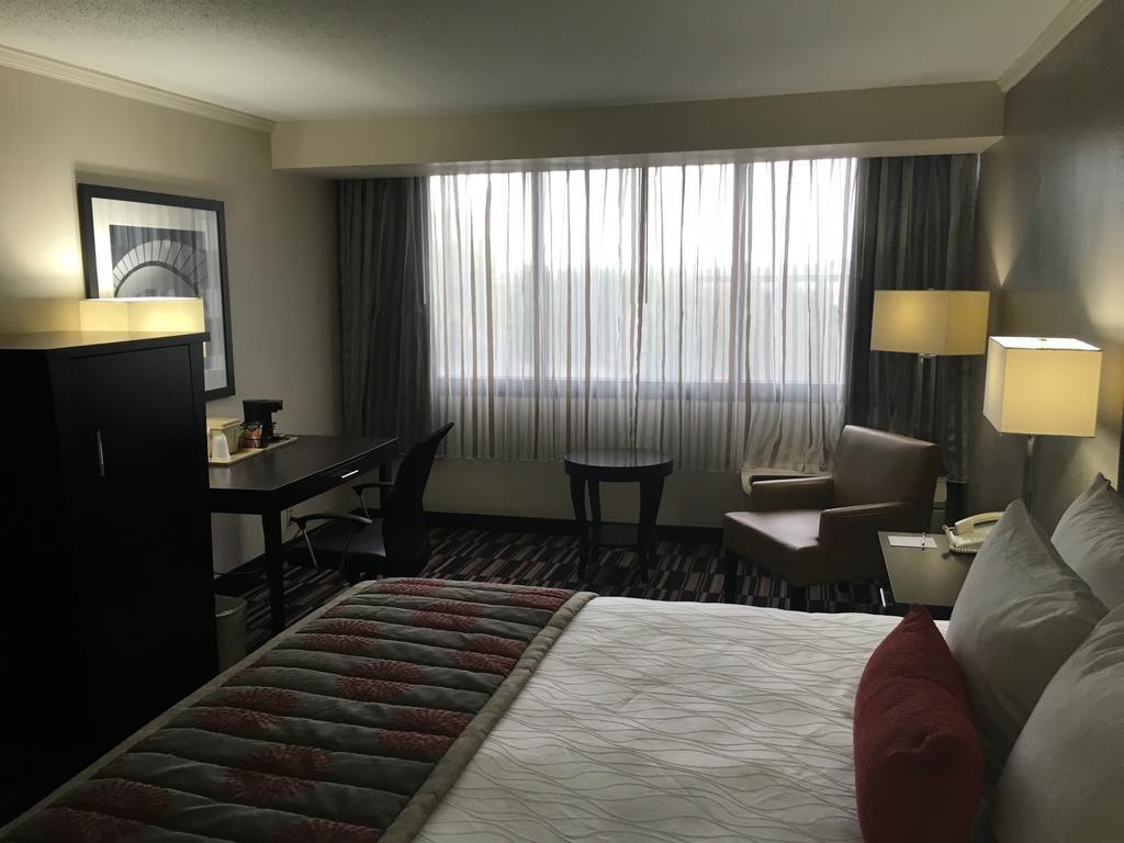 מלון Ramada Plaza By Wyndham Charlotte South End Airport מראה חיצוני תמונה